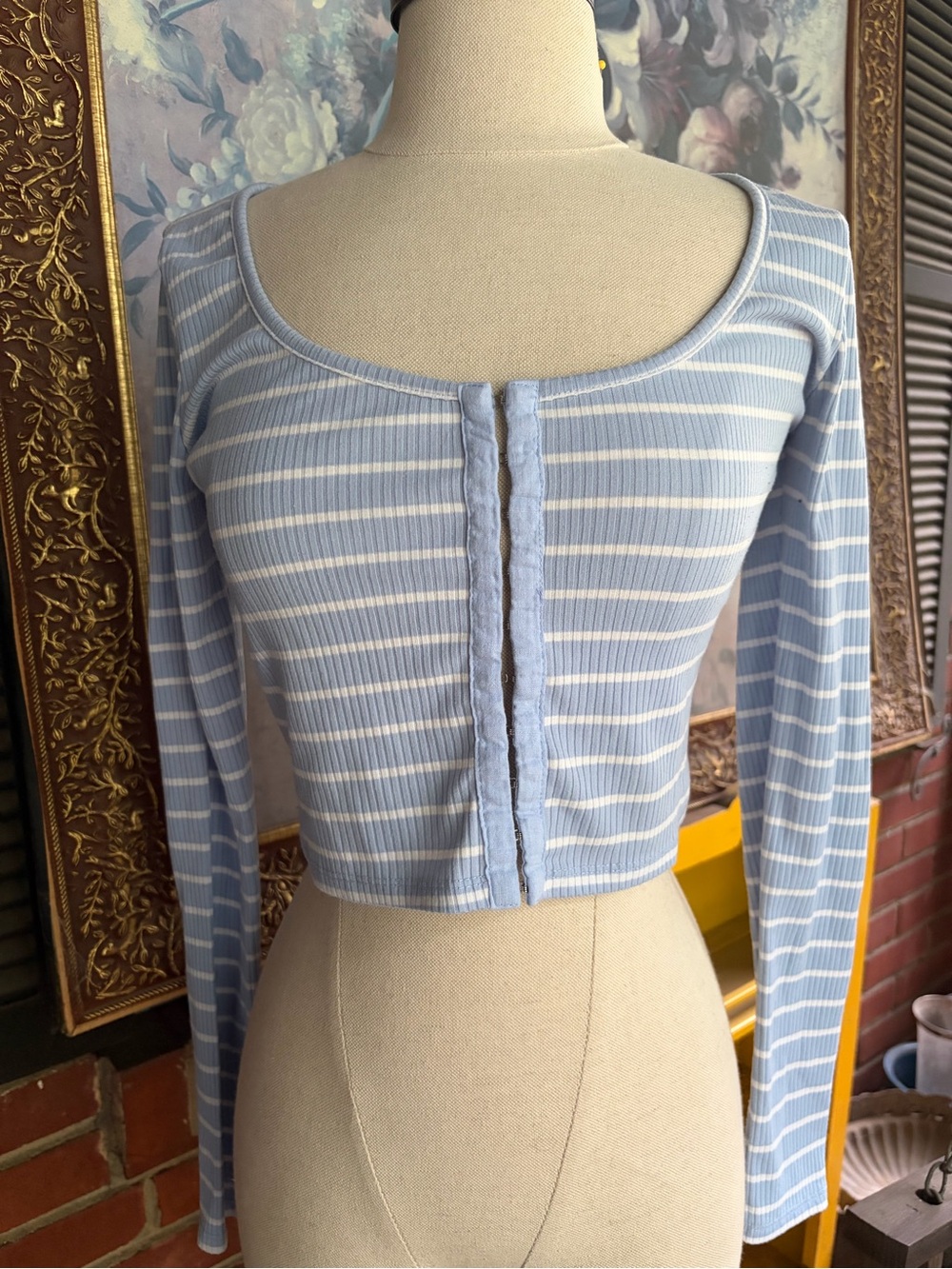 Forever 21 Striped Light Blue Button-Front Long Sleeve Crop Top
